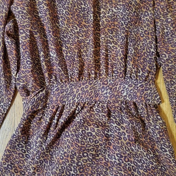 Victoria's Secret Semi-Sheer Tie-Front Robe - Picture 5 of 6